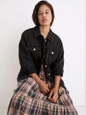 Madewell The Oversized Trucker Jean Jacket in Washed Black